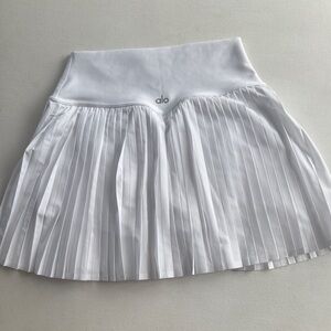 ALO Yoga White Pleated varsity style tennis women’s  Skirt